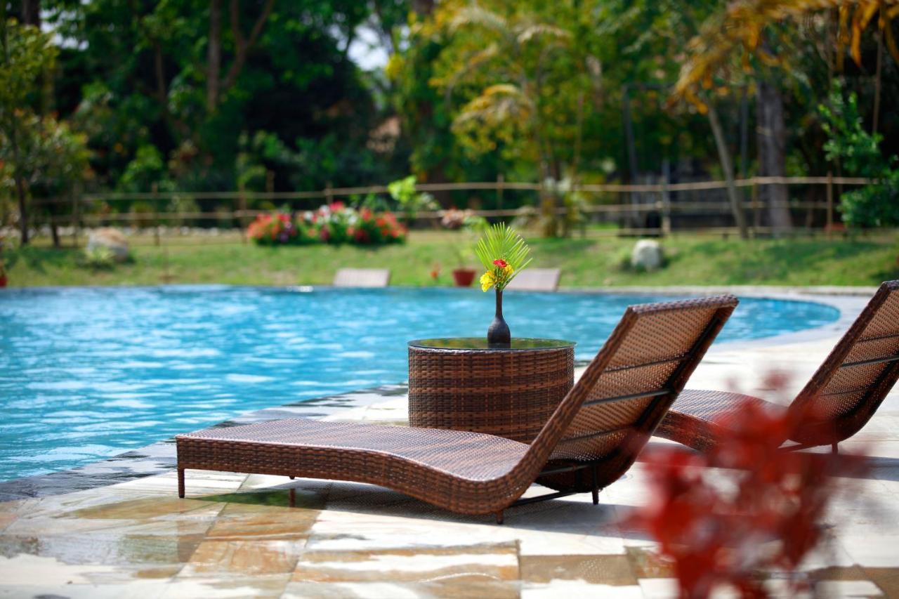 Jungle Villa Resort - Near Chitwan National Park Exterior foto