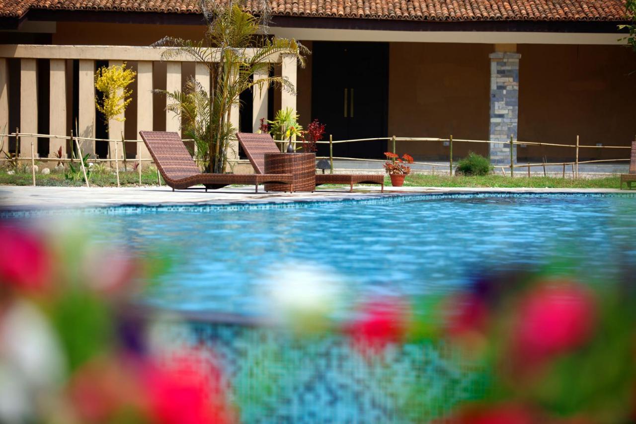 Jungle Villa Resort - Near Chitwan National Park Exterior foto